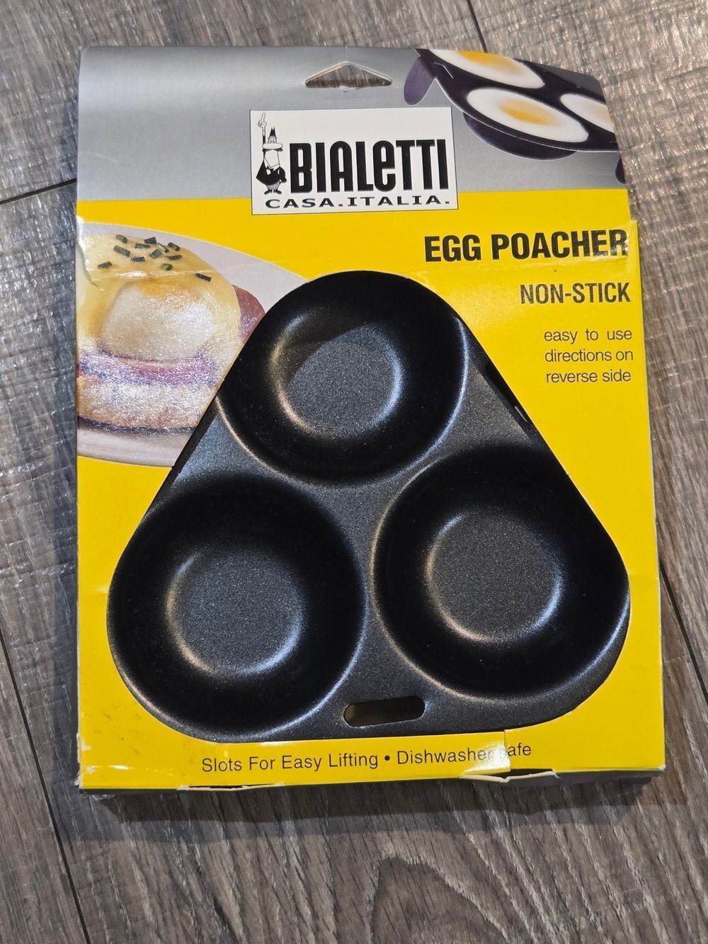 NEW One Black Non-Stick 3-Cup Egg Poacher